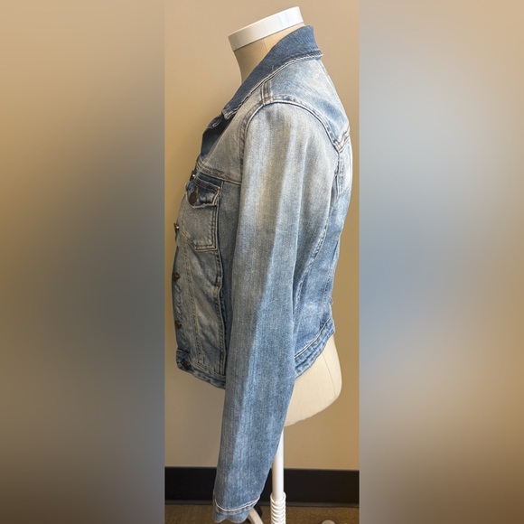 Zara Classic Button-Up Two Tone Blue Jean Denim Jacket women's size Medium - Picture 3 of 8